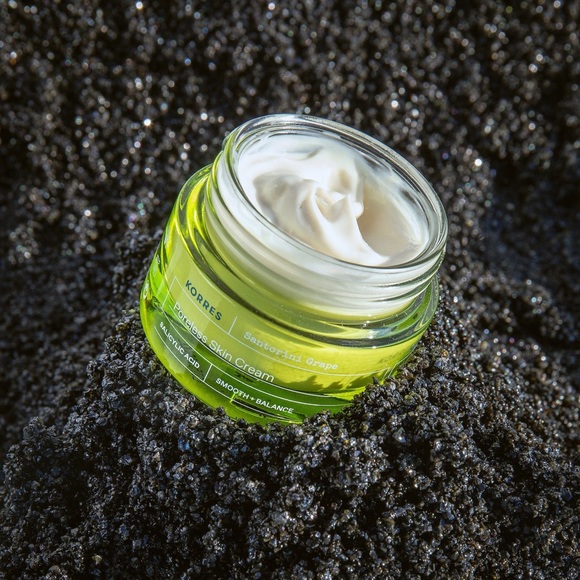 π KORRES Santorini Grape Poreless Skin Cream - Picture 6 of 11
